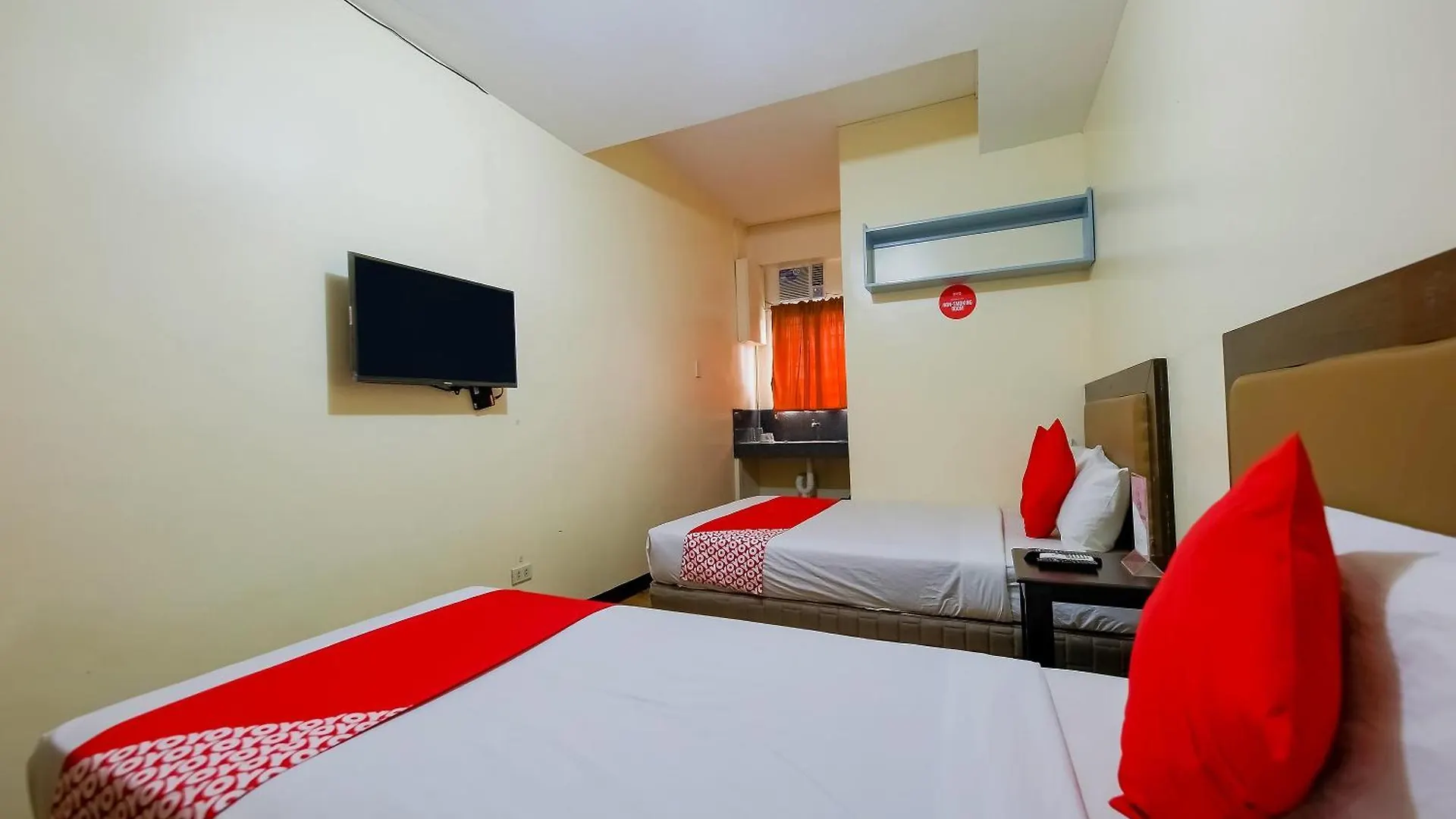 Oyo 431 Apollo 11 Apartelle Pasay