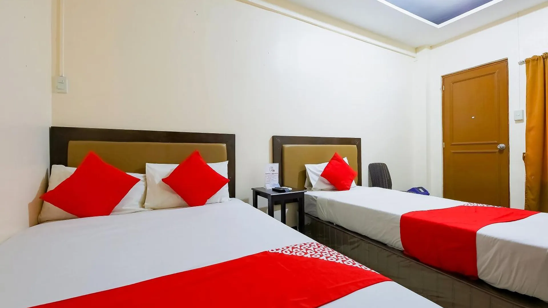 Oyo 431 Apollo 11 Apartelle Pasay