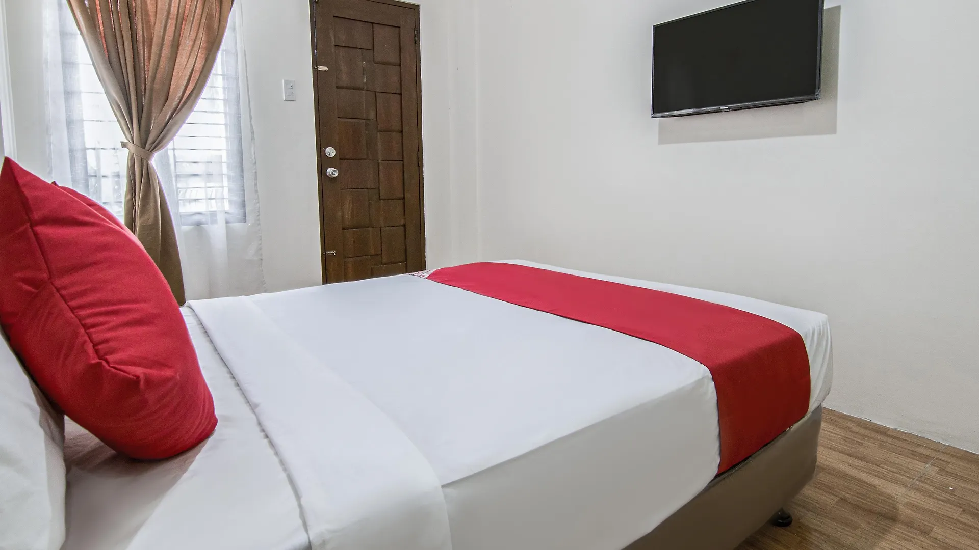 Oyo 431 Apollo 11 Apartelle Pasay