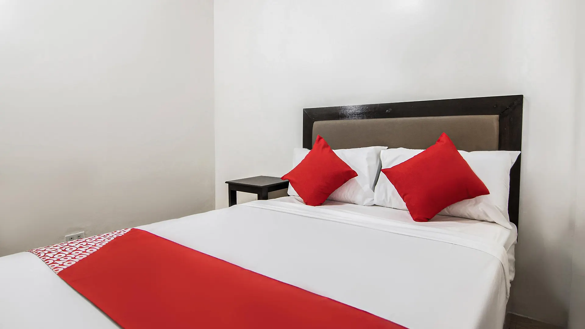*** Hotel Oyo 431 Apollo 11 Apartelle Pasay Philippines