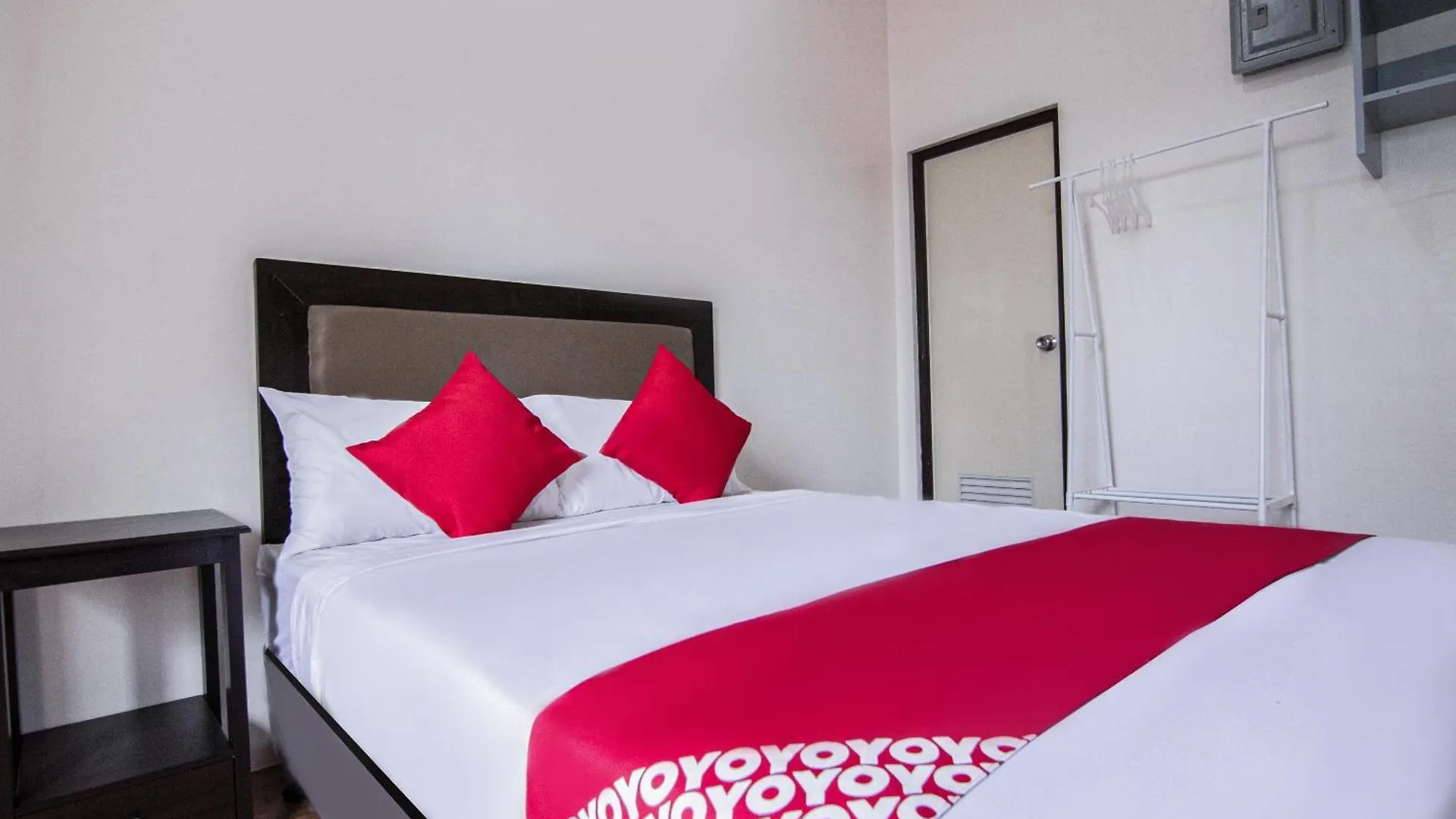 *** Hotel Oyo 431 Apollo 11 Apartelle Pasay Philippines