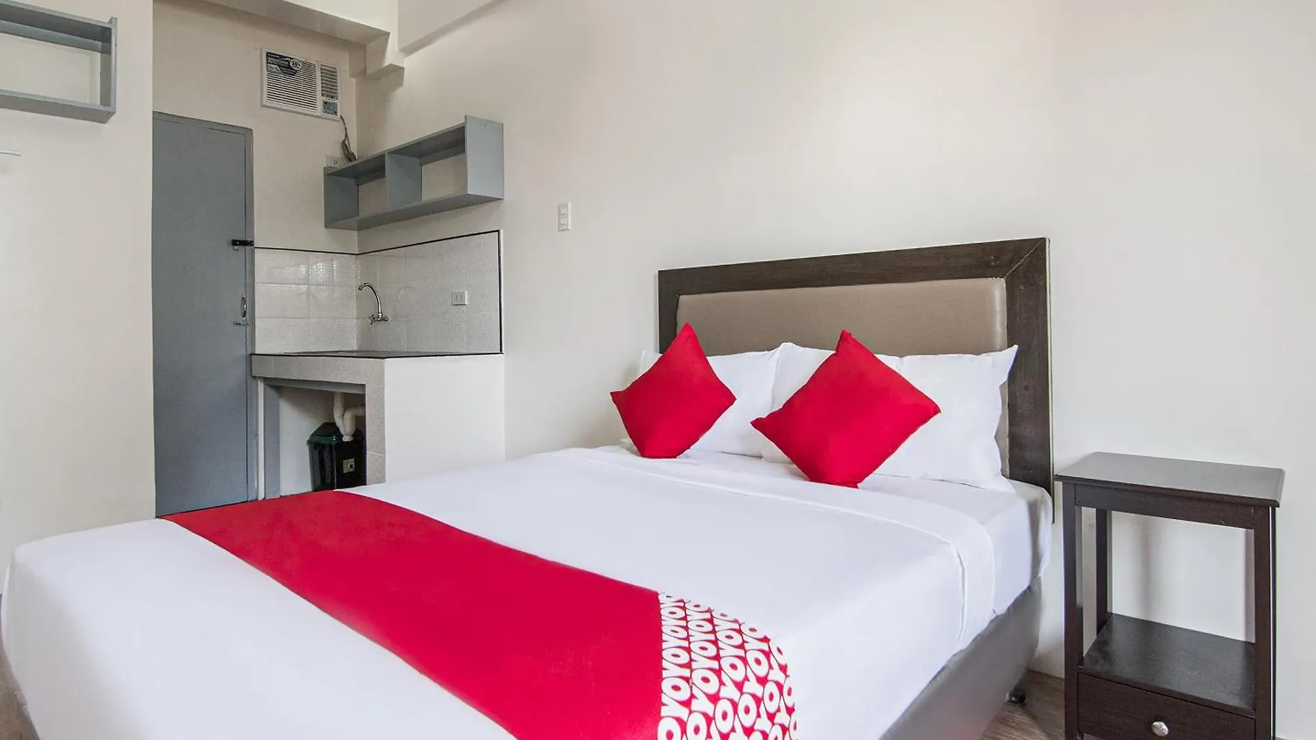 Oyo 431 Apollo 11 Apartelle Pasay Hotel