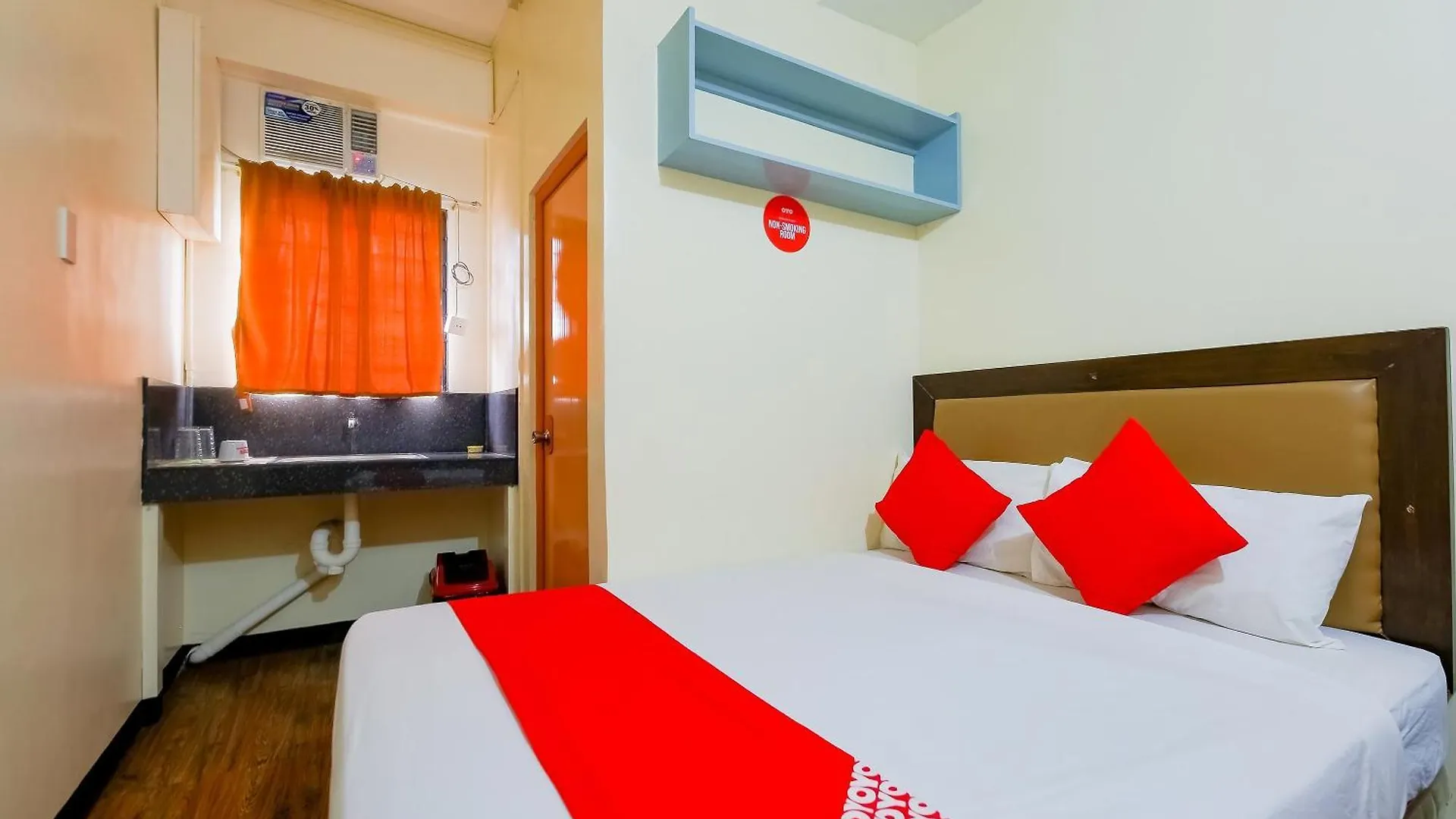 Oyo 431 Apollo 11 Apartelle Pasay