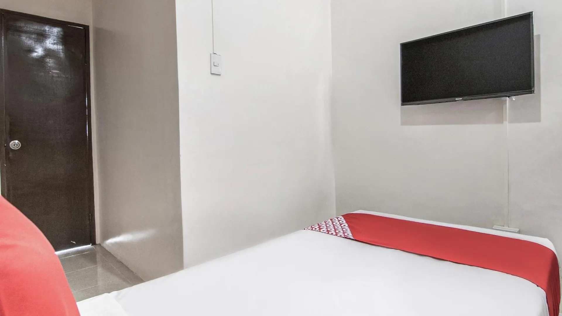 Oyo 431 Apollo 11 Apartelle Pasay