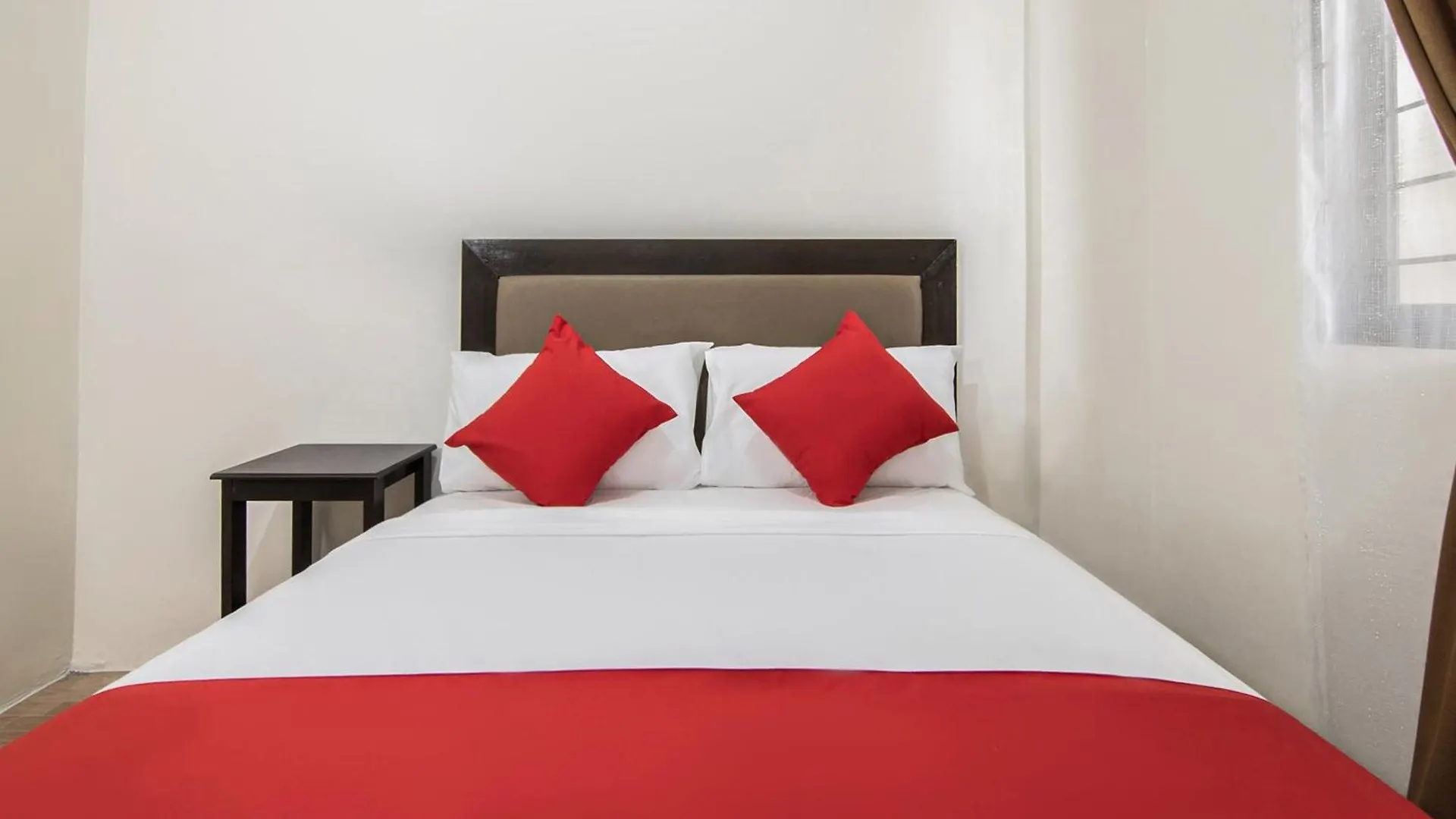 Oyo 431 Apollo 11 Apartelle Pasay