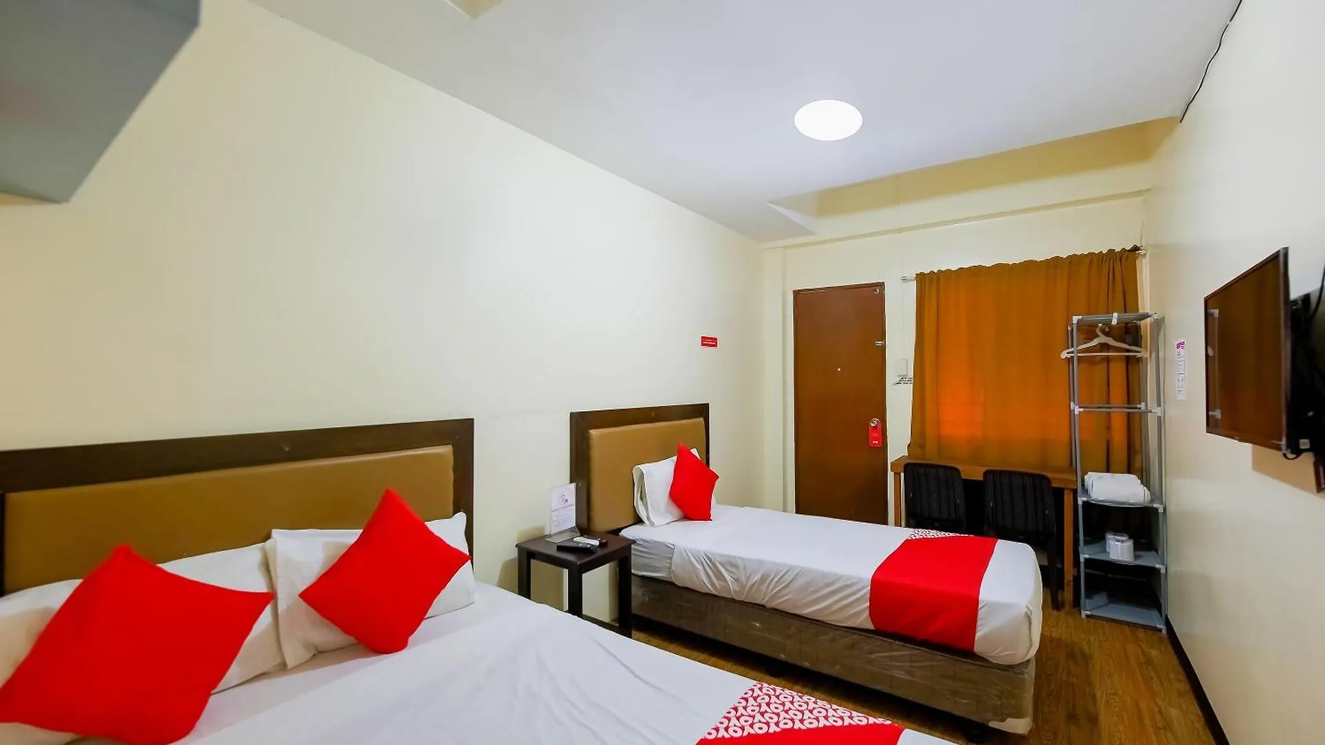 Hotel Oyo 431 Apollo 11 Apartelle Pasay