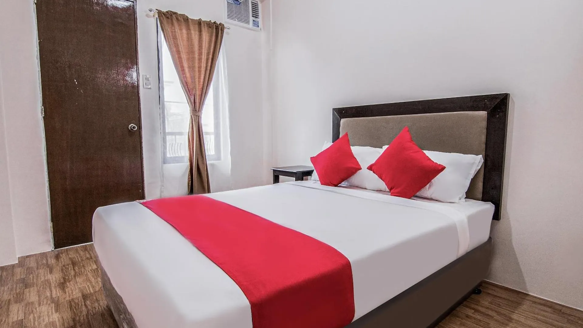 Oyo 431 Apollo 11 Apartelle Pasay