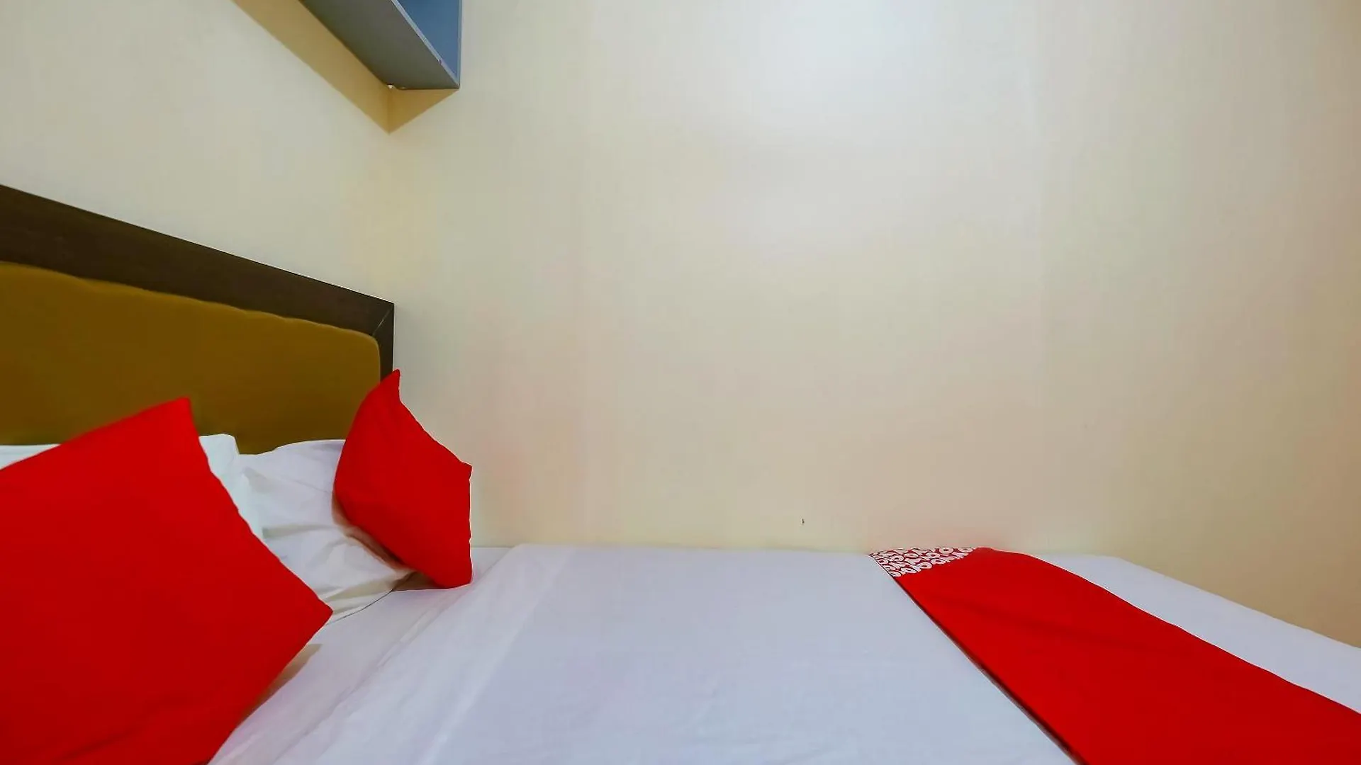 Oyo 431 Apollo 11 Apartelle Pasay 3*,  Philippines